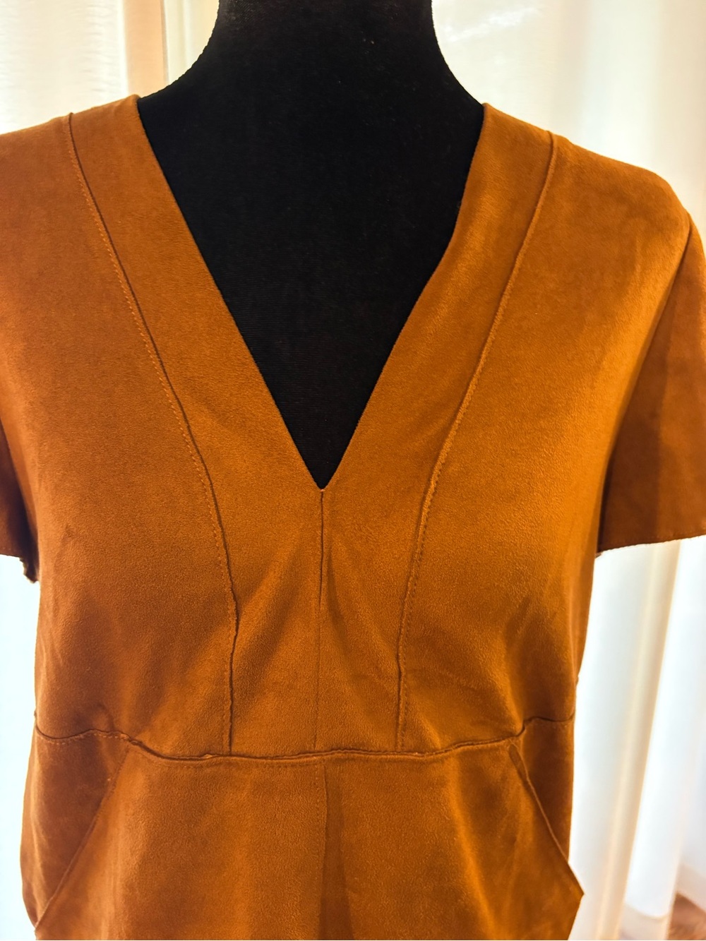 Zara V-Neck Short Sleeve Tunic in Rust Brown
